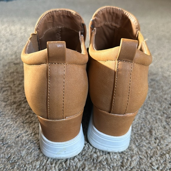 GUC CAMEL PLATFORM SNEAKER/BOOTIES - Picture 3 of 6